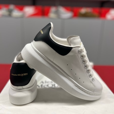 Alexander Mcqueen