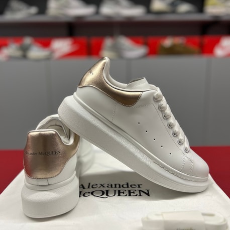 Alexander Mcqueen