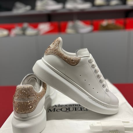Alexander Mcqueen